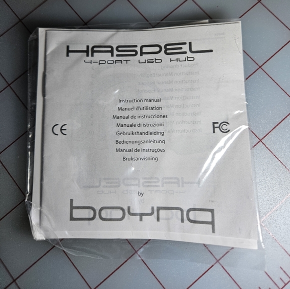 HASPEL 4-Port USB Hub in White - Picture 4 of 4